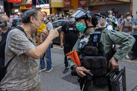 پلیس ضد شورش هنگ‌کنگ ۵۳ معترض ضد چین را بازداشت کرد
