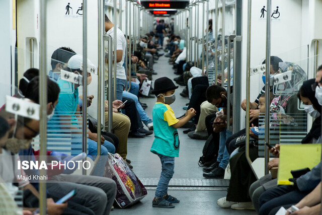 شعر حافظ هم در مترو ماسک زد! شعر حافظ هم در مترو ماسک زد!