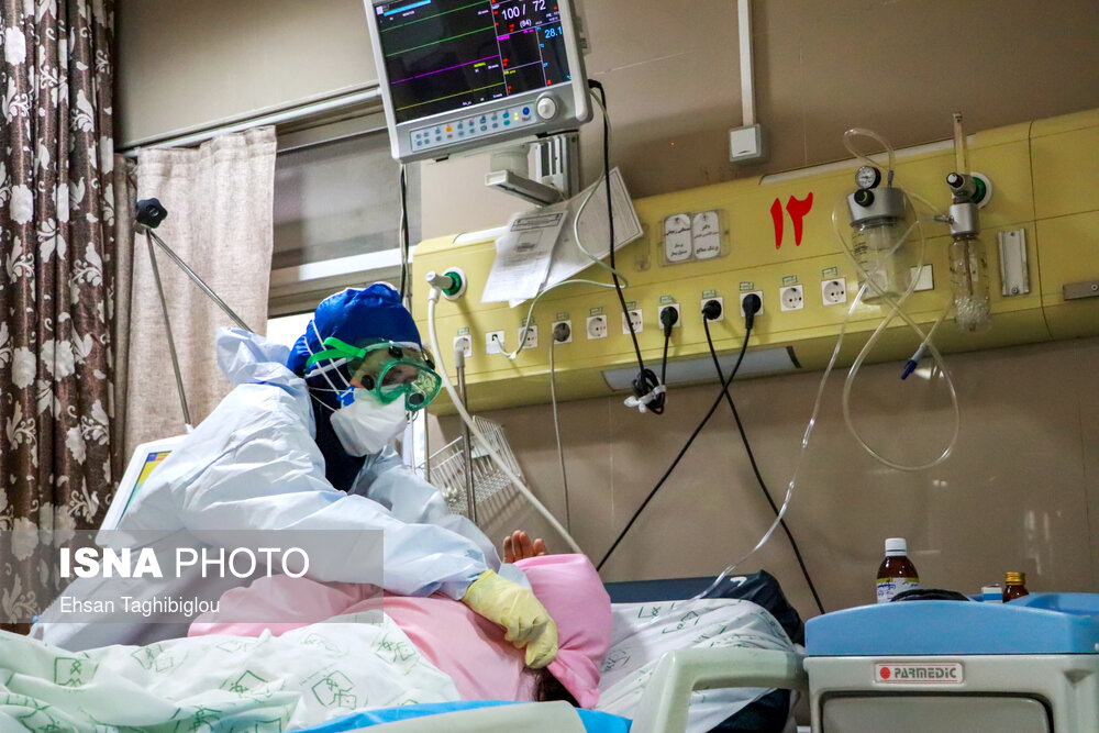 احتمال ورود بیمارستان ها به "فاز خطر"/درگیری ۱۲ هزار تن از مدافعان سلامت با کرونا