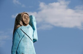 مجسمه «ملانیا ترامپ» به آتش کشیده شد