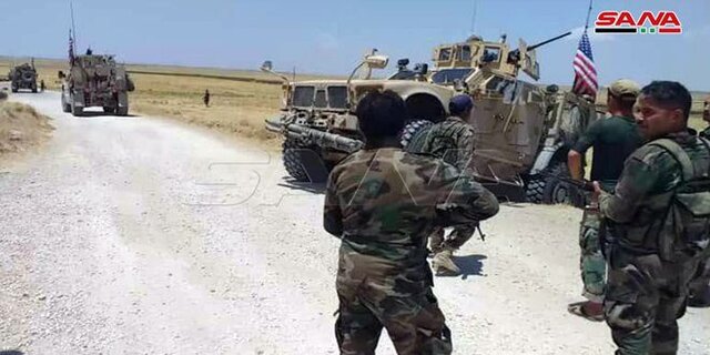 سربازان ارتش سوریه مهارت استفاده از سلاح شعله افکن را از مربیان روسی فرامی‌گیرند