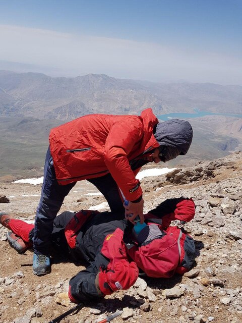 آخرهفته شلوغ در حوادث کوهستان/ از امداد رسانی تا انتقال پیکر کوهنورد اهل پرو