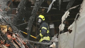 ۳ کشته در حادثه سقوط هواپیمای سبک روی سقف خانه‌ای در آلمان