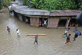 مرگ صدها نفر در سیلاب های جنوب آسیا