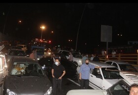 تصادف ١۴ خودرو در بزرگراه امام علی به دلیل ریختن ضایعات مرغ