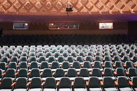 ظرفیت خالی سالن‌های تئاتر جبران مالی می‌شود