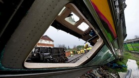 واژگونی واگن قطاری در فرانسه ۱۱ زخمی برجای گذاشت