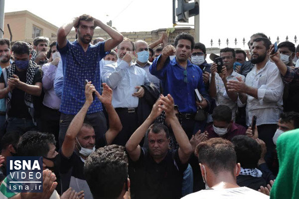 ویدئو / حضور چند نماینده مجلس در جمع کارگران هفت‌تپه، بعد از ۴۹ روز اعتراض