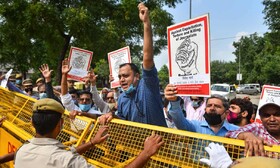 هند ده‌ها روزنامه‌نگار منتقد پاسخ دولت به کووید ۱۹ را دستگیر کرده است