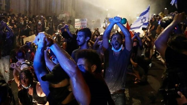 حضور افسران سابق در تظاهرات ضد نتانیاهو و زخمی شدن رئیس اسبق شاباک در تظاهرات
