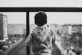 به سوالات کودکان درباره «خودکشی» چگونه پاسخ دهیم؟