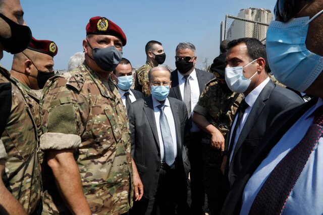 بازدید میشل عون از محل انفجار بیروت