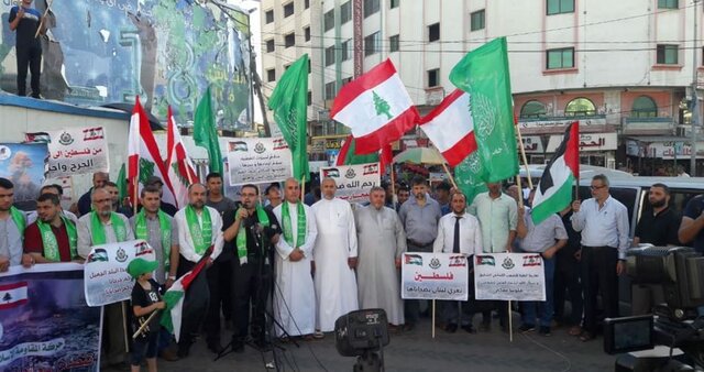 تجمع ساکنان غزه برای اعلام همبستگی با لبنان