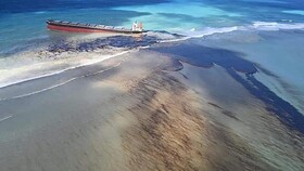 نشت نفت در اقیانوس هند و اعلام وضعیت اضطراریِ زیست‌محیطی