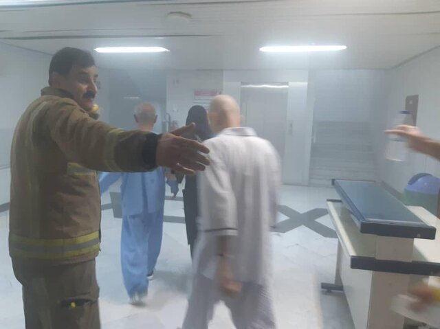 وقوع حریق در بیمارستانی در خیابان حافظ تهران /کسی آسیب ندید