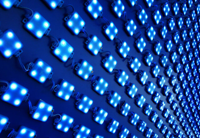 افزایش کارآیی لامپ‌های LED با کمک لایه‌ای از نانوذرات
