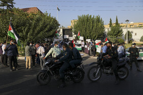 تجمع تعدادی از دانشجویان دانشگاه‌های تهران مقابل سفارت امارات