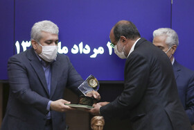 تقدیر از برگزیدگان یازدهمین دوره جشنواره بین‌المللی فارابی توسط سورنا ستاری،معاون علمی و فناوری رئیس‌جمهوری 