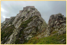 قلعه بابک؛ جاذبه‌ای تاریخی بر فراز کوه