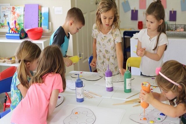  اثرات روانی رنگ‌ لباس بر کودکان