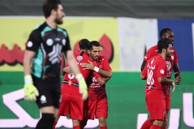 برتری پرسپولیس‌ برابر سایپا در نیمه نخست