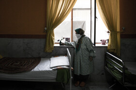 آسایشگاه کهریزک از زمان اعلام رسمی شیوع ویروس کرونا و احتمال خطر بیشتر برای سالمندان در قرنطینه به سر میبرد.