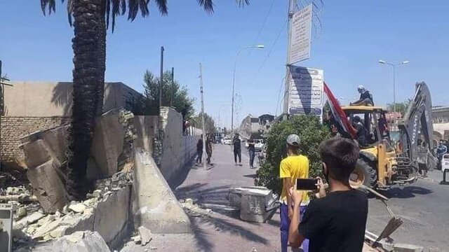 معترضان مقرهای احزاب در استان ذی قار عراق را تخریب کردند