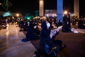 آیین عزاداری شب سوم محرم در میدان امام حسین (ع)