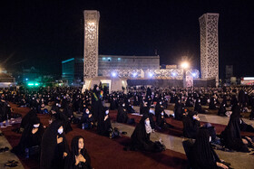 آیین عزاداری شب سوم محرم در میدان امام حسین (ع)