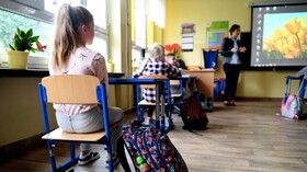 تاکید مقامات لهستان بر بازگشایی مدارس
