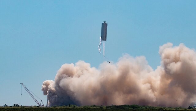 پرتاب آزمایشی نمونه اولیه موشک “استارشیپ” شرکت “اسپیس‌ایکس”