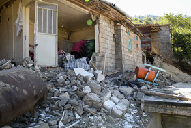 اسکان اضطراری ۱۲۰ زلزله زده/ برپایی ۳۰ دستگاه چادر امدادی و توزیع ۱۶۰ تخته پتو