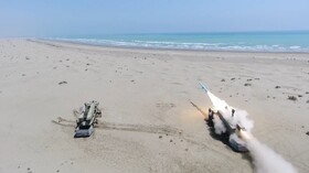 شلیک موفق موشک ساحل به دریای قادر در رزمایش مشترک ذوالفقار ۹۹ ارتش