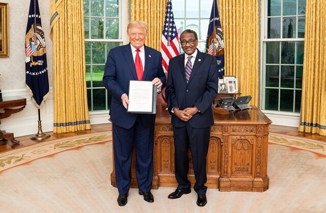 ترامپ سفیر جدید سودان در آمریکا را پذیرفت