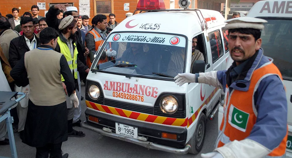 ۱۸ کشته و زخمی در واژگونی ون مسافربری در پاکستان