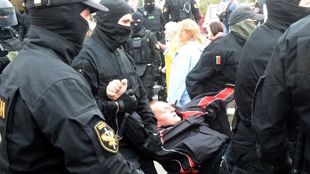 "تحلیف مردمی"؛پنجاهمین روز اعتراضات در بلاروس/لوکاشنکو به ماکرون:دو سال قبل باید استعفا می‌دادی