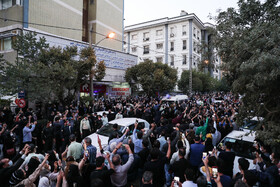 حال و هوای علاقهمندان استاد شجریان مقابل بیمارستان جم پس از شنیدن خبر درگذشت او