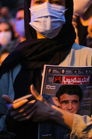 حال و هوای علاقهمندان استاد شجریان مقابل بیمارستان جم پس از شنیدن خبر درگذشت او