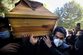 مراسم خاکسپاری پیکر محمدرضا شجریان در محوطه آرامگاه فردوسی واقع در توس