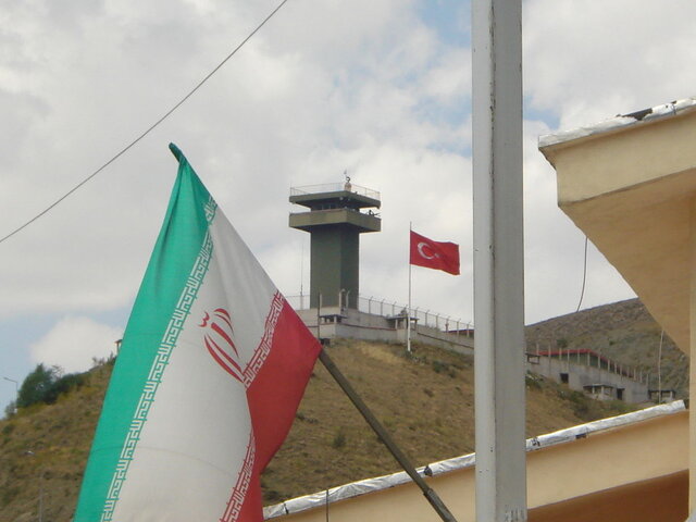 ترکیه ۳۰ درصد اقتصاد سوریه را گرفته، ایران ۳ درصد!