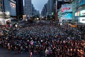 فریاد معترضان ضد سلطنت در خیابان‌های بانکوک