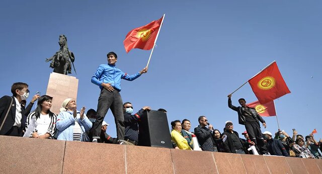انتخابات ریاست جمهوری قرقیزستان به ۱۰ ژانویه موکول شد