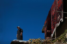 گردش در روستاها، بوی نان تازه که دستپخت زنان روستاست از داخل کوی و برزن به مشام میرسد.