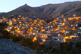 نمای کاهگلی خانه‌های اهالی روستا گلین بافت سنتی و دست نخورده و بکر روستا را نشان می‌دهد، به همین دلیل گلین یکی از ۱۰ روستایی بود که سال گذشته منظر فرهنگی آن در فهرست آثار ملی کشور به ثبت رسید.