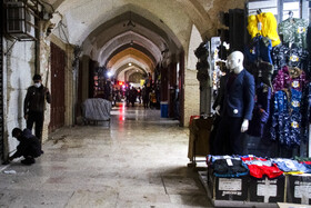 بازار کرمان حوالی ساعت ۱۸ مغازه‌‌هایی که در حال تعطیلی است.