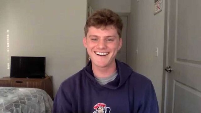 روایت دانشجوی ۲۱ ساله از تجربه دریافت واکسن کرونای شرکت "مُدرنا"