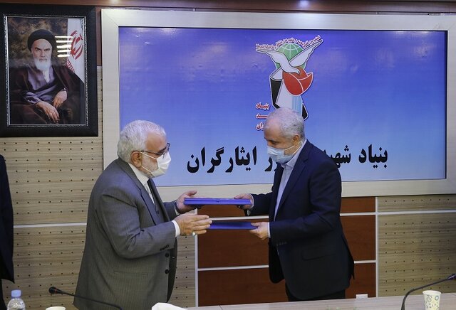 امضای تفاهم‌نامه بهره‌برداری از بیمارستان آیت‌الله کرمی اهواز توسط ...