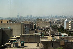 نمایی از غرب تهران را می‌توان از طبقات بالایی مرکز خرید پارسیان مشاهده کرد.
