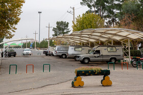 در روزهای ابتدایی شیوع ویروس کرونا به دلیل بالا بودن تلفات، بخش پارکینگ آمبولانس های آرامستان بهشت معصومه قم خالی از خودرو بود ولی در این روزها با کاهش میزان تلفات وضعیت به حالت عادی بازگشته است.