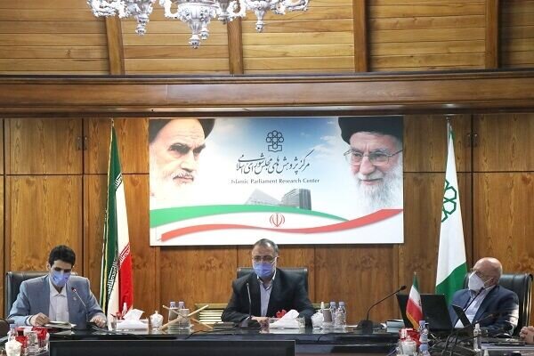 برنامه افزایش تولید روزانه نفت ایران به ۶.۵ میلیون بشکه تا ۱۴۲۰
